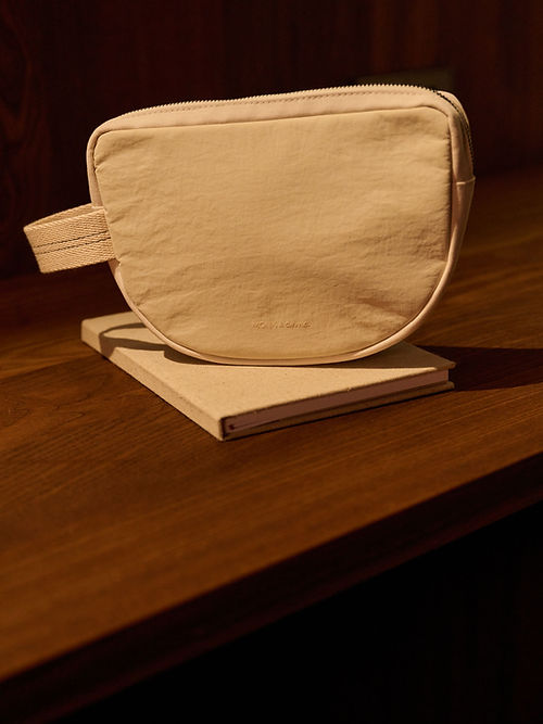 TOILETRY BAG